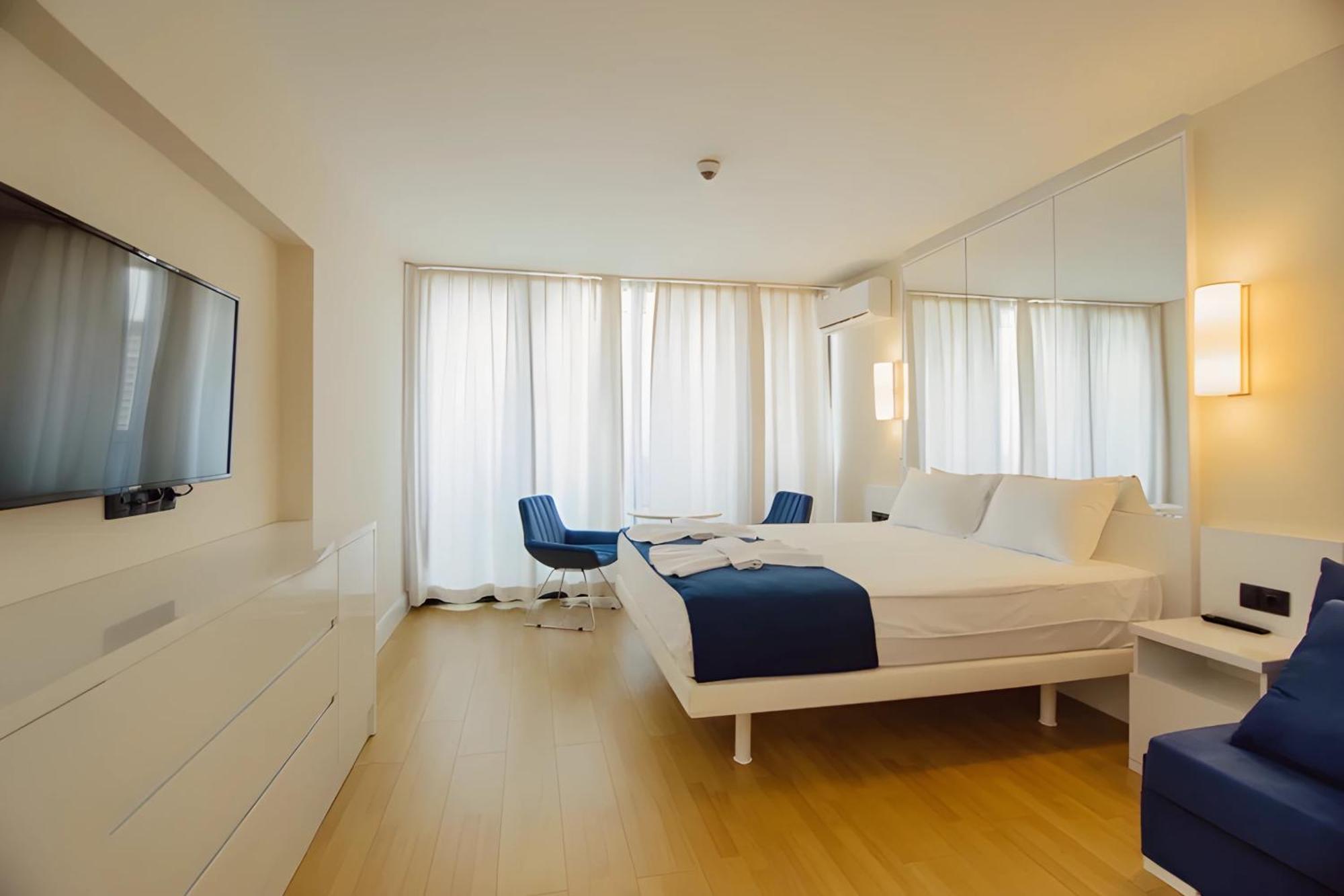 Suites Orbi City Aparthotel Batumi Exterior photo